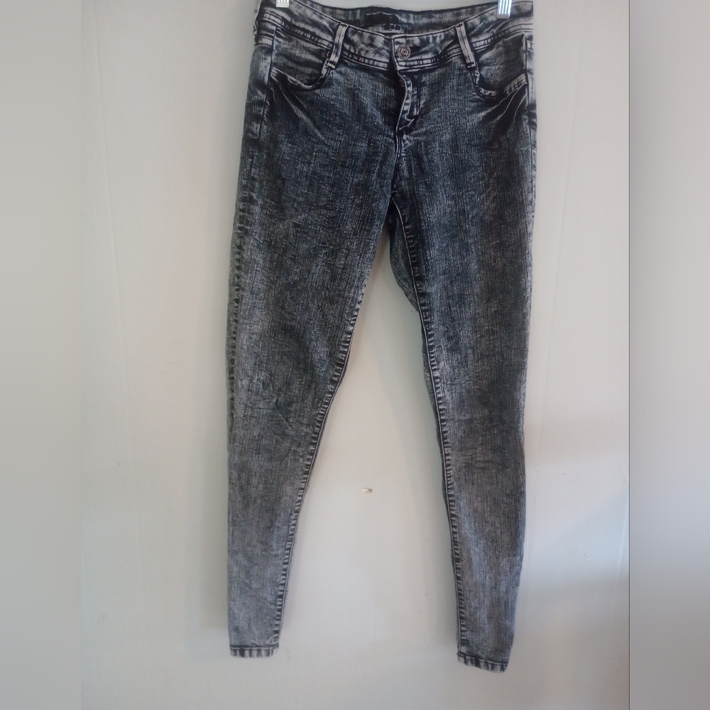 bebe Acid-Wash Skinny Jeans Size 29